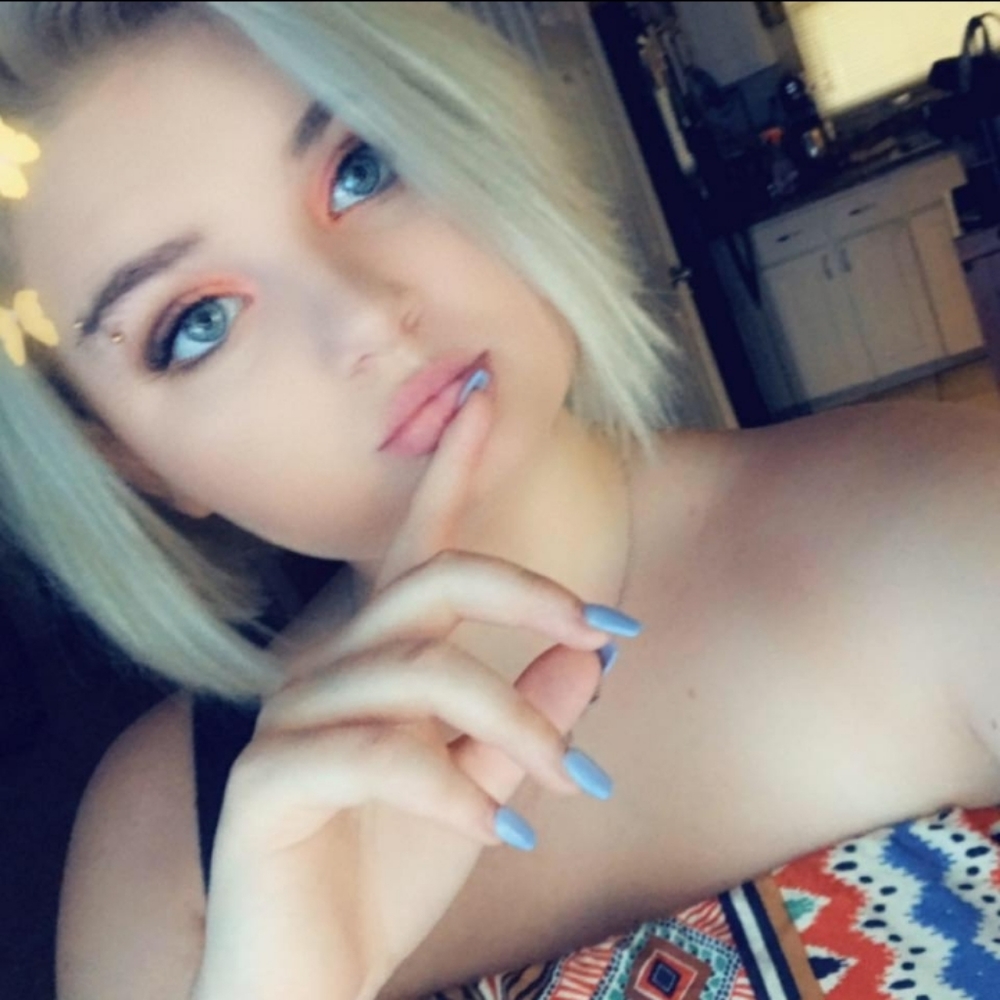 Meet your Posher, Emilee